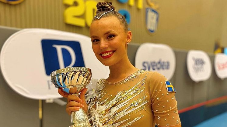 Alva Svennbeck försvarar SM-guldet i rytmisk gymnastik