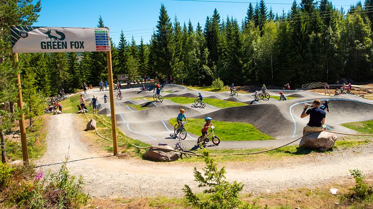 Sykling i sykkelparken er veldig populært i Trysil, både for store og små. Foto: Fredrik Otterstad