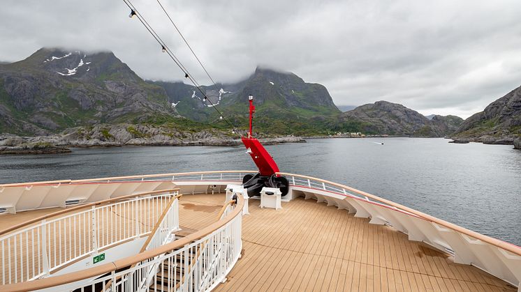 MS Roald Amundsen - Photo credit Hurtigruten _  Espen Mills - 15