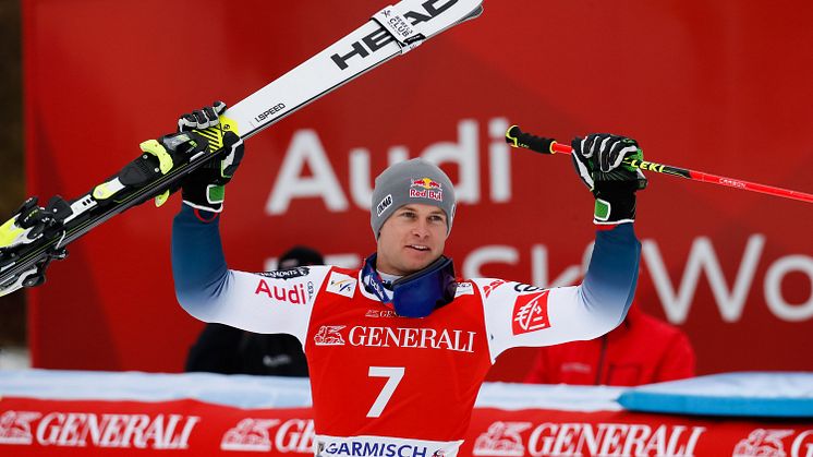 Alexis Pinturault wins with newly built skis