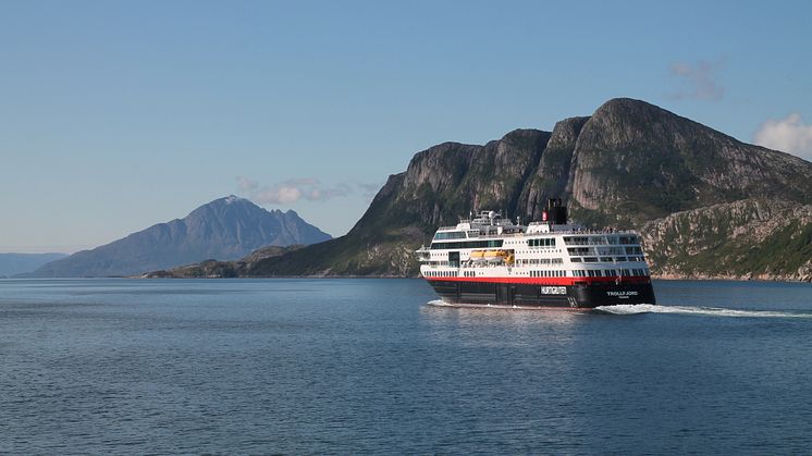 Fra 2023 skal MS Trollfjord seile Hurtigruten Norges nye ruter Svalbardkespressen og Nordkappekspressen. Foto: Leon Beesmer / Hurtigruten Norge