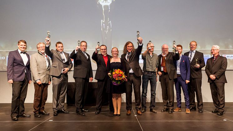 Stolze Sieger des Deutschen Metallbaupreises 2015 und des Feinwerkmechanikpreises