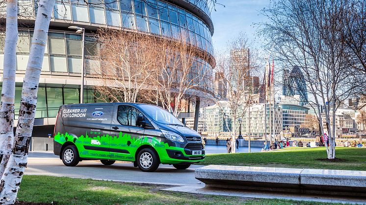 Vozy Ford Transit Custom PHEV se již osvědčily v Londýně, teď je vyzkouší i španělská Valencie.