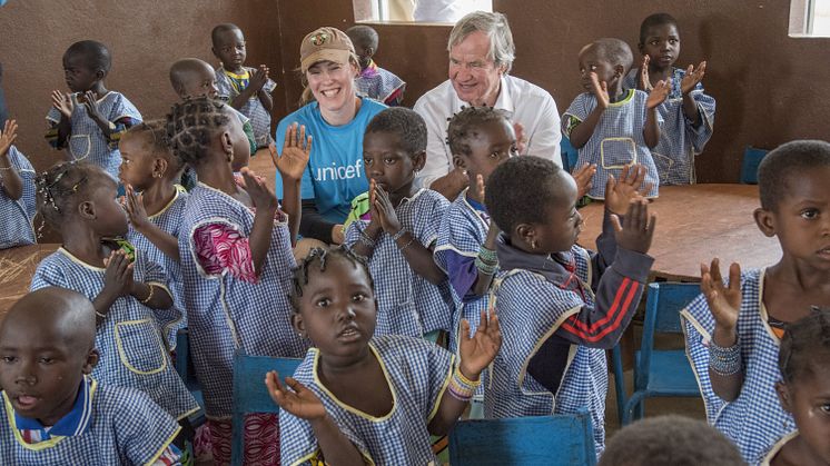 Camilla Viken, generalsekretær i UNICEF Norge og Norwegians konsernsjef Bjørn Kjos i Mali i 2017
