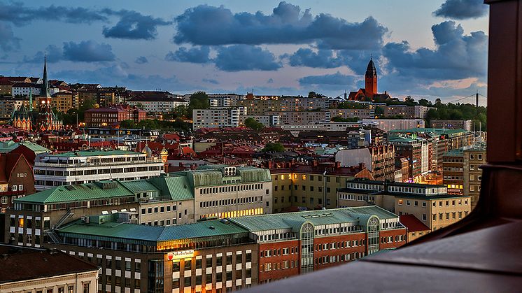 Under september föll bostadspriserna på villor och bostadsrätter i hela Sverige.