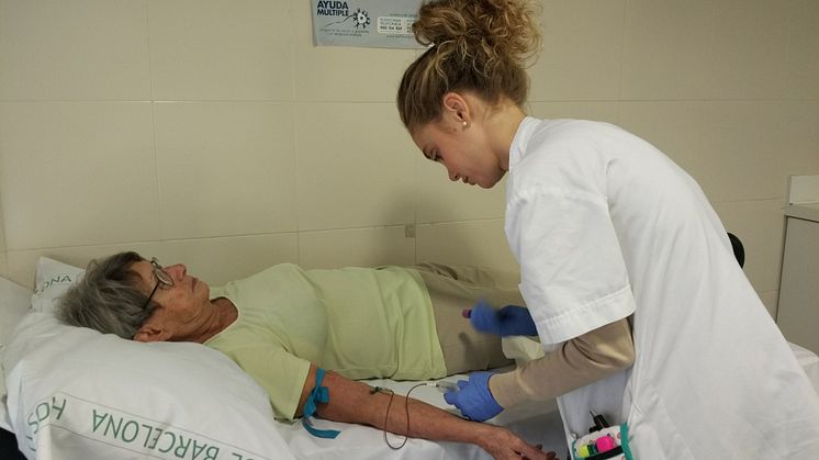 An SCD-Well clinical trial participant has her blood tested at the Spanish trial centre - IDIBAPS - in Barcelona.