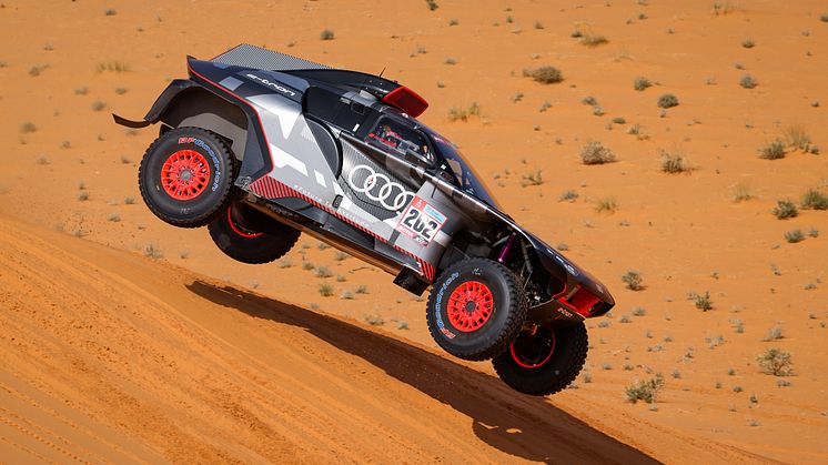 Audi er godt fra start i Dakar Rally debuten