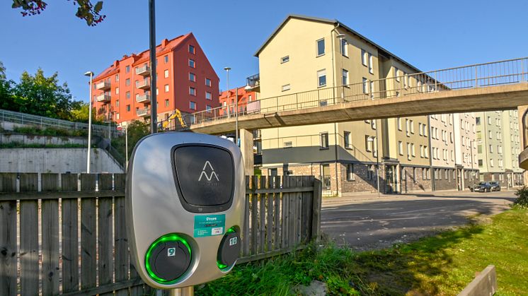 Tyresö Bostäder installerar ytterligare laddplatser för elbil.