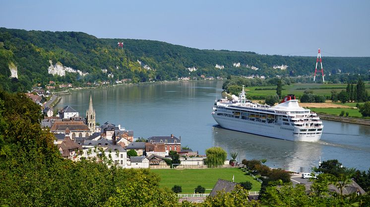 Head for the winding canals and waterways of France on Fred. Olsen Cruise Lines’ Braemar in Spring 2015