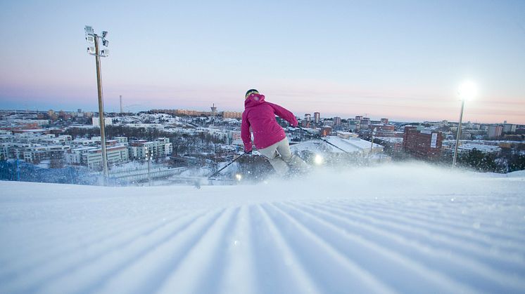 Äntligen säsongsstart för Stockholms mest centrala alpina skidbacke -	SkiStar Hammarbybacken öppnar 20 december 