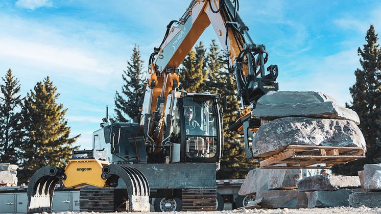 One of the customers outside the Nordic region who has realised the value of the tiltrotator combined with EC-Oil is Shamrock Earthworks Ltd. in Calgary, Canada, run by Sean Coghlan.