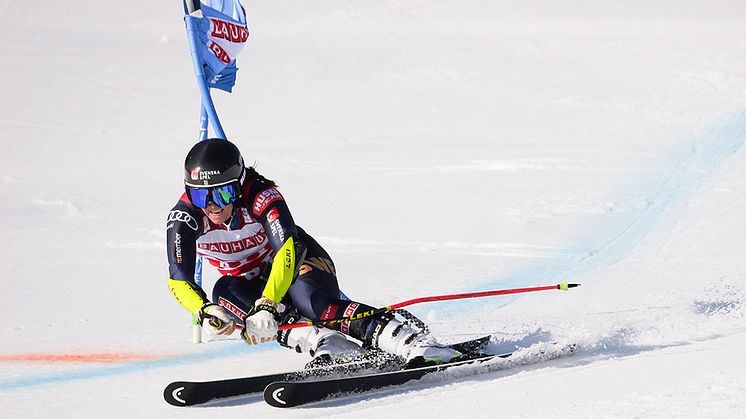 Sara Hector slutar tvåa i storslalomcupen 2022 efter en toppsäsong. Foto: Ski Team Sweden Alpine