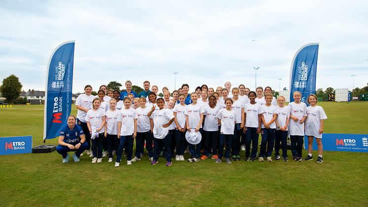 England Women cricketers and Jason Roy at a Metro Bank event. Photo: Getty Images