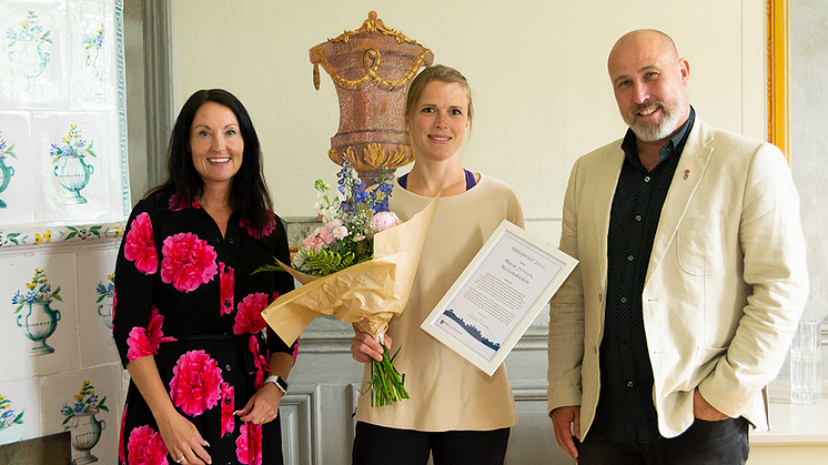 Marie Persson från Motionskicken har tilldelats Partille kommuns hälsopris 2022. Priset delades ut av kommunstyrelsens ordförande Marith Hesse (M) och kommunalråd Thorbjörn Carlsson (S). 