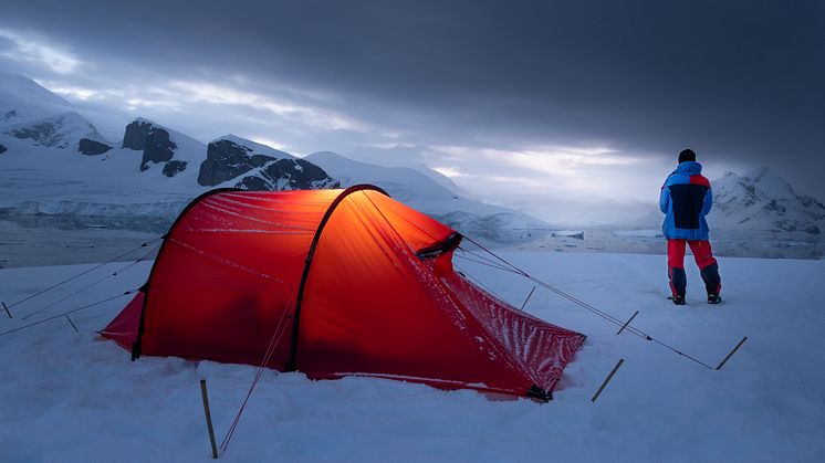 Camping_Antarctica_Credit_Stefan_Dall