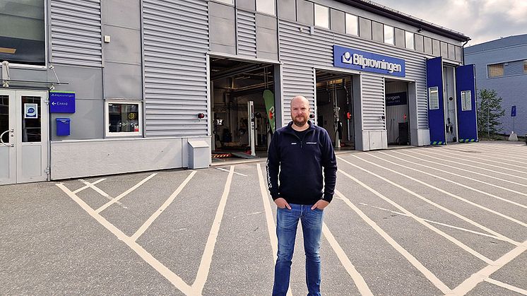 Jesper Julin är ny stationschef för Bilprovningen i Sollentuna-Häggvik, Täby-Arninge och Upplands Väsby  Foto: Bilprovningen