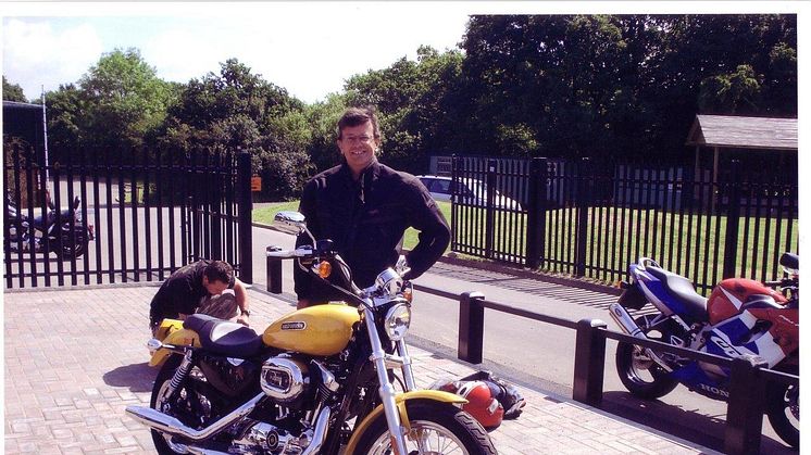 Mayor donates his Harley to ellenor 