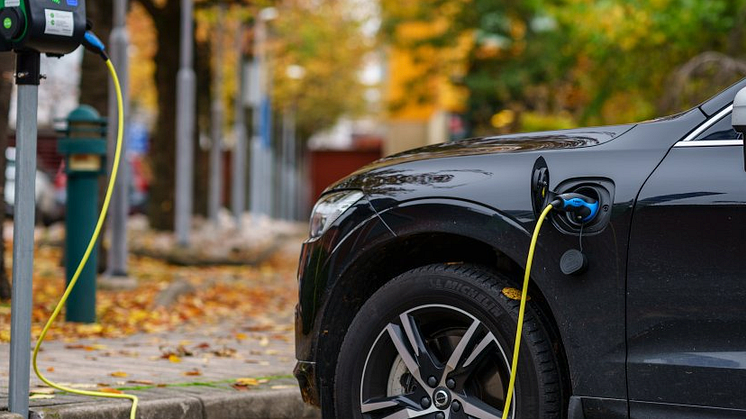 Examples of such automated messages include approvals for connecting electric car chargers or solar panels to existing customer points. These are messages that do not require any changes to the power grid. Photo: iStock