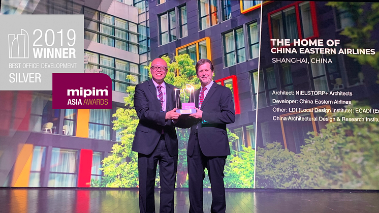 NIELSTORP+ architects awarded silver in MIPIM ASIA AWARDS 2019. Niels A. Torp was Chief Design Officer on the project. Project Manager Øyvind Neslein received the award on his behalf. 