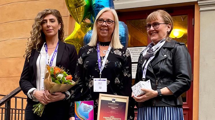 Suzanne Hanna, Anette Mesch och Åse Lindgren från Hulta ängars förskola var på plats för att representera förskolan och ta emot priset i Stockholm. 