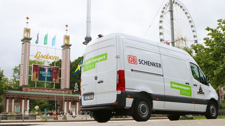 DB Schenker använder nu enbart eldrivna fordon inom Gothenburg Green City Zon. Två eldrivna paketbilar och en tyngre distributionsbil ser till att alla paket och allt gods levereras fossilfritt inom zonen.