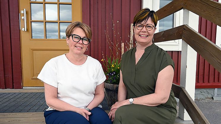 Gunilla och Anna har fått det ärofyllda svensklärarpriset. Foto: Marie Öqvist