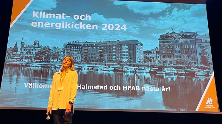 Veronica Junblad, chef för avdelning fastighetsutveckling på HFAB, hälsar deltagarna på årets Klimat- och energikick välkomna till HFAB och Halmstad nästa år. 