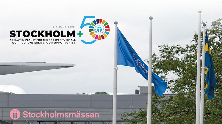 FN-flaggan hissad när Stockholm+50 öppnar på Stockholmsmässan 