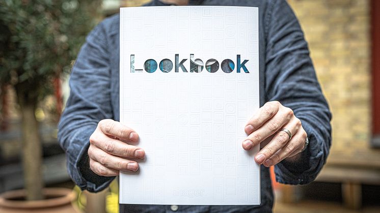 För känslans skull är omslaget på Hagers Lookbook softlaminerat, präglat, stansat och försett med flikomslag.