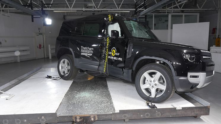 Land Rover Defender - Side Pole test 2020 - after crash