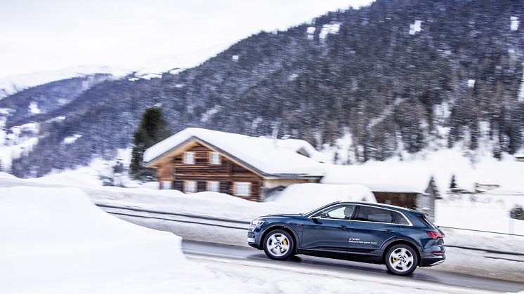 50 eldrivna Audi e-tron står för hållbara transporter under World Economic Forum i Davos