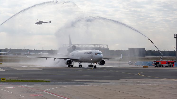 Lufthansa Cargo's last MD-11F was given a farewell today with a water arch by Frankfurt Airport Fire Brigade