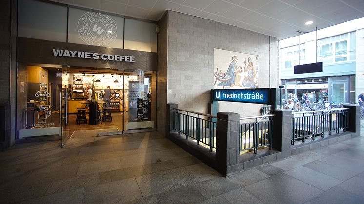 The new Wayne's Coffee, next to the entrance to train station Friedrichstraße