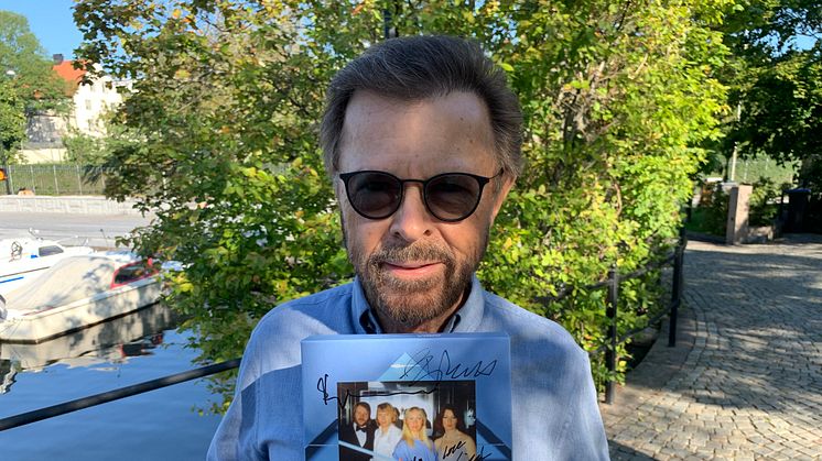 Ambassadör Björn Ulvaeus har skänkt en ABBA-box till auktionen med alla fyras autografer