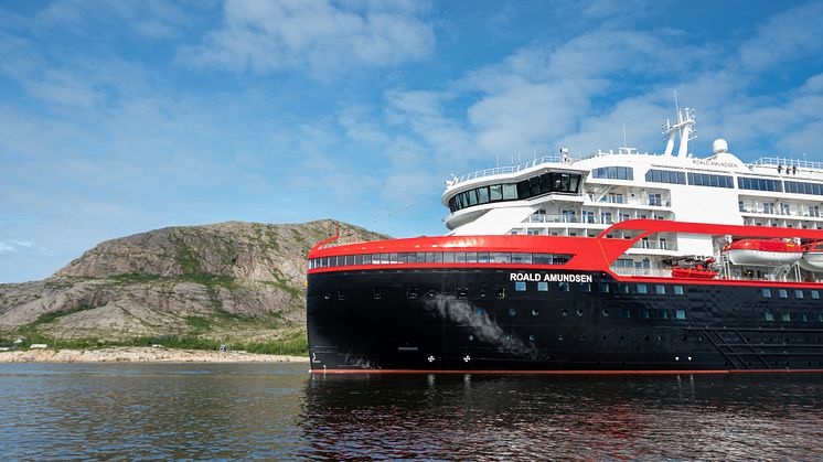 NAMED IN ICE - WITH ICE: Hurtigruten's new hybrid powered MS Roald Amundsen will be the first ship in history to be named in Antarctica. Photo: ESPEN MILLS/Hurtigruten