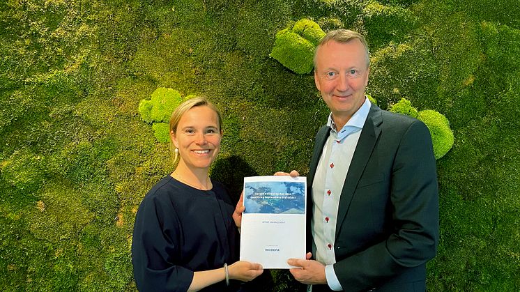 Klara Tengstrand, Hållbarhetsansvarig och Peter Uddfors, VD på Office Management