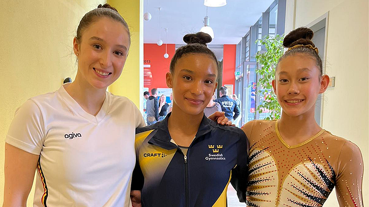 På bilden: Jennifer tillsammans med belgiskorna Nina Derwael som slutade 5:a i dagens final och Erika Pinxten som slutade 7:a.