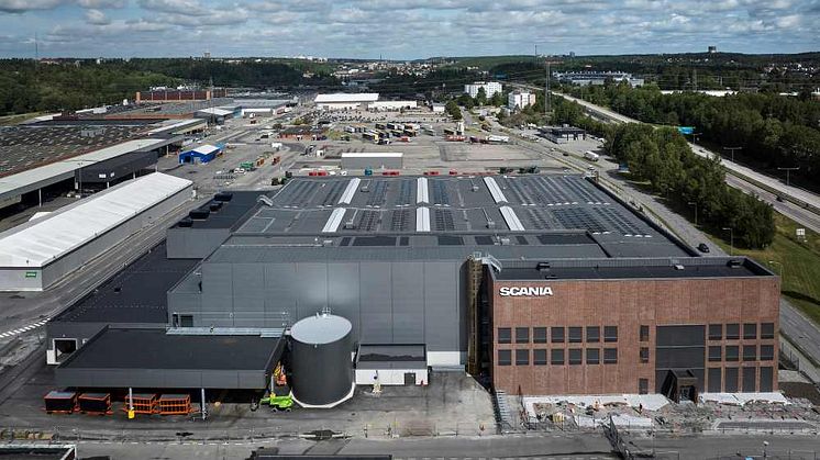Scanian uusi akkukokoonpanolinja käynnistyy Scanian sydämessä Södertäljessä Ruotsissa