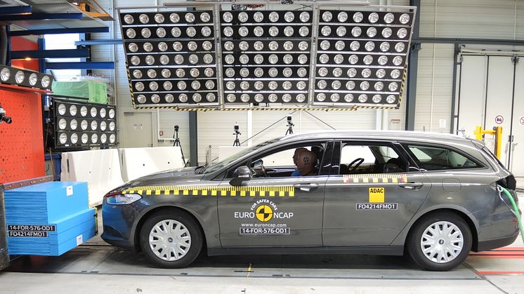 Helt nya Ford Mondeo erhåller högsta betyg - 5 stjärnor - i Euro NCAP:s säkerhetstest