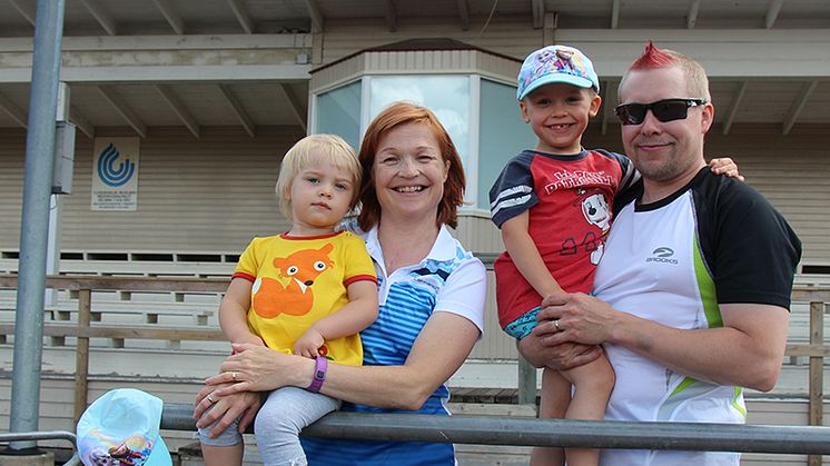 Perhe kannusti Jonna Riihosta myös valmentautumisessa Vantaalla kesällä 2016 pidettyihin sydän- ja keuhkosiirrokkaiden EM-kisoihin.