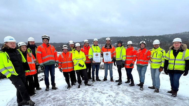 Stolta mottagare av kvalitetsutmärkelsen ”PQi – Utmärkt Projektkvalitet” i projekt Väg 63 Förbifart Hjulsjö.