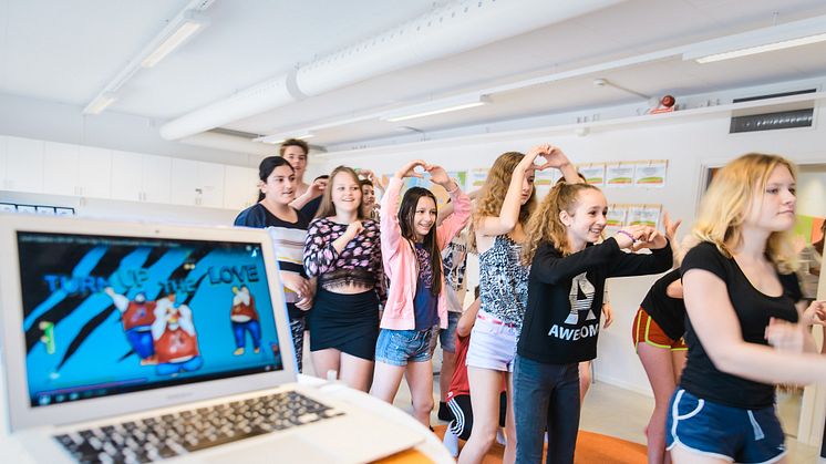 Erlaskolan Östra arrangerar ”Upp och Hoppa-dag” för eleverna