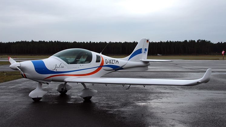 Das Ultraleichtflugzeug "JULIA" im schmucken TH-Design.