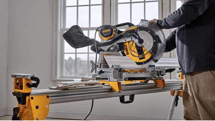 DEWALT® Introduces Large Diameter Saw Blades With Up To 3X Life*