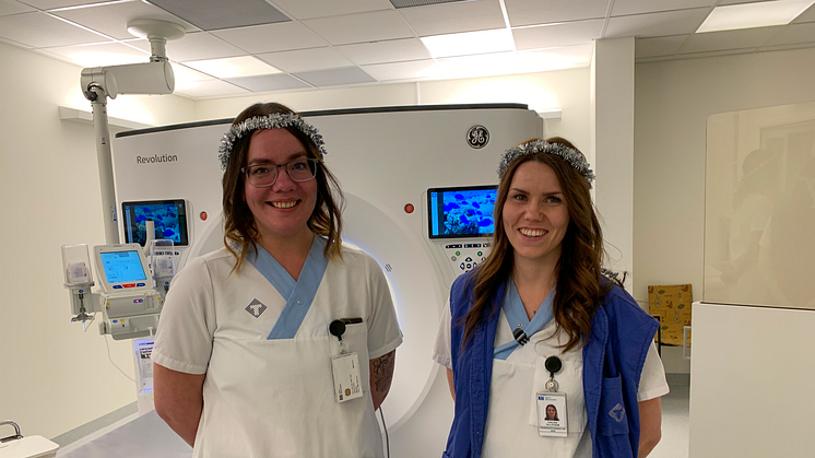 Evelina Tellström och Emma Arvidsson som båda är undersköterskor på röntgen trivs i de nya lokalerna.