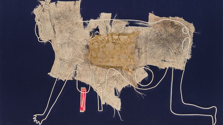 Éva Mag, Embossment - point lace, 2018. Textil i ram av konstnären (plexiglas, trä och aluminum), 91,5 x 121,5 x 5 cm 