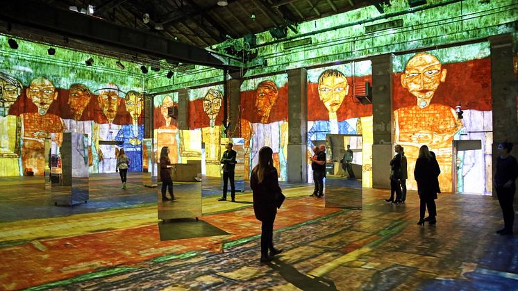 Blick in die Videoinstallation "Hundertwasser Experience", kreiert aus Werken des Künstlers Friedensreich Hundertwasser