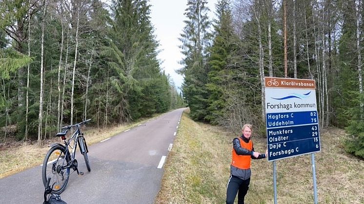 Eleven Simon Gustafsson på Thoren Business School Karlstad cyklade i 33 mil på 4 dagar och samlade in 31 000 kronor till vården