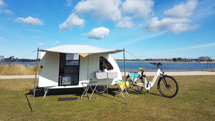 Der Fahrrad-Camper auf der Sonneninsel Fehmarn bietet ein klimafreundliches Reiseerlebnis in Deutschland. ©Tourismus-Service_Fehmarn_Sina_Schweyer