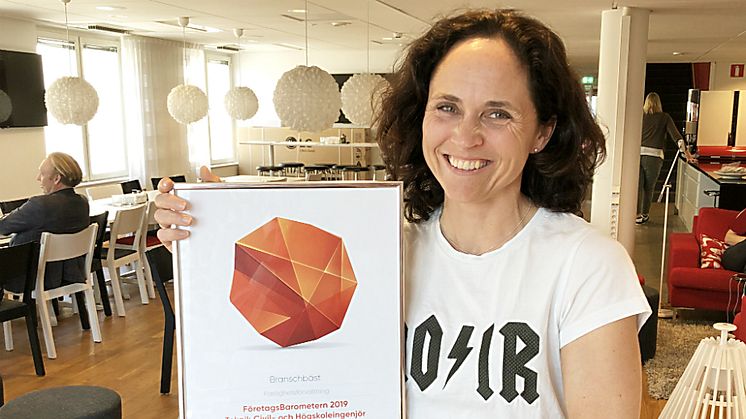 Riksbyggen har även tidigare fått utmärkelsen branschbäst, senast i undersökningen FöretagsBarometern. På bilden Maria Sörén employer branding-ansvarig på Riksbyggen.